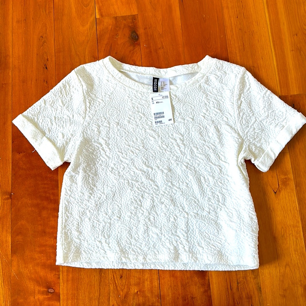 New off white H & M crop top